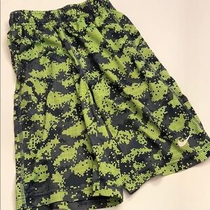 Nike Dri-Fit Shorts Green Mindcraft Boys M